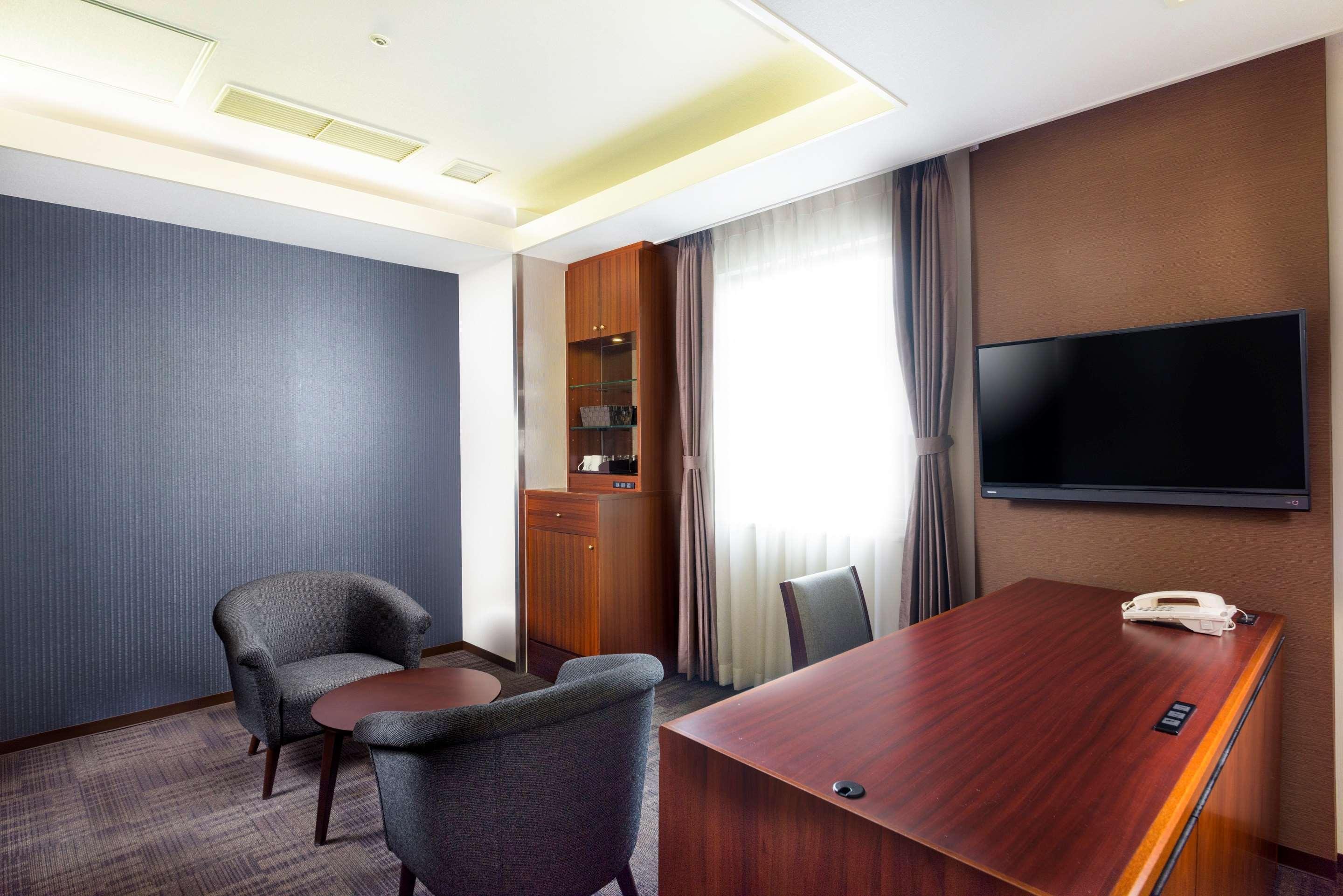 Surestay Plus Hotel By Best Western Shin-Ósaka Exteriér fotografie